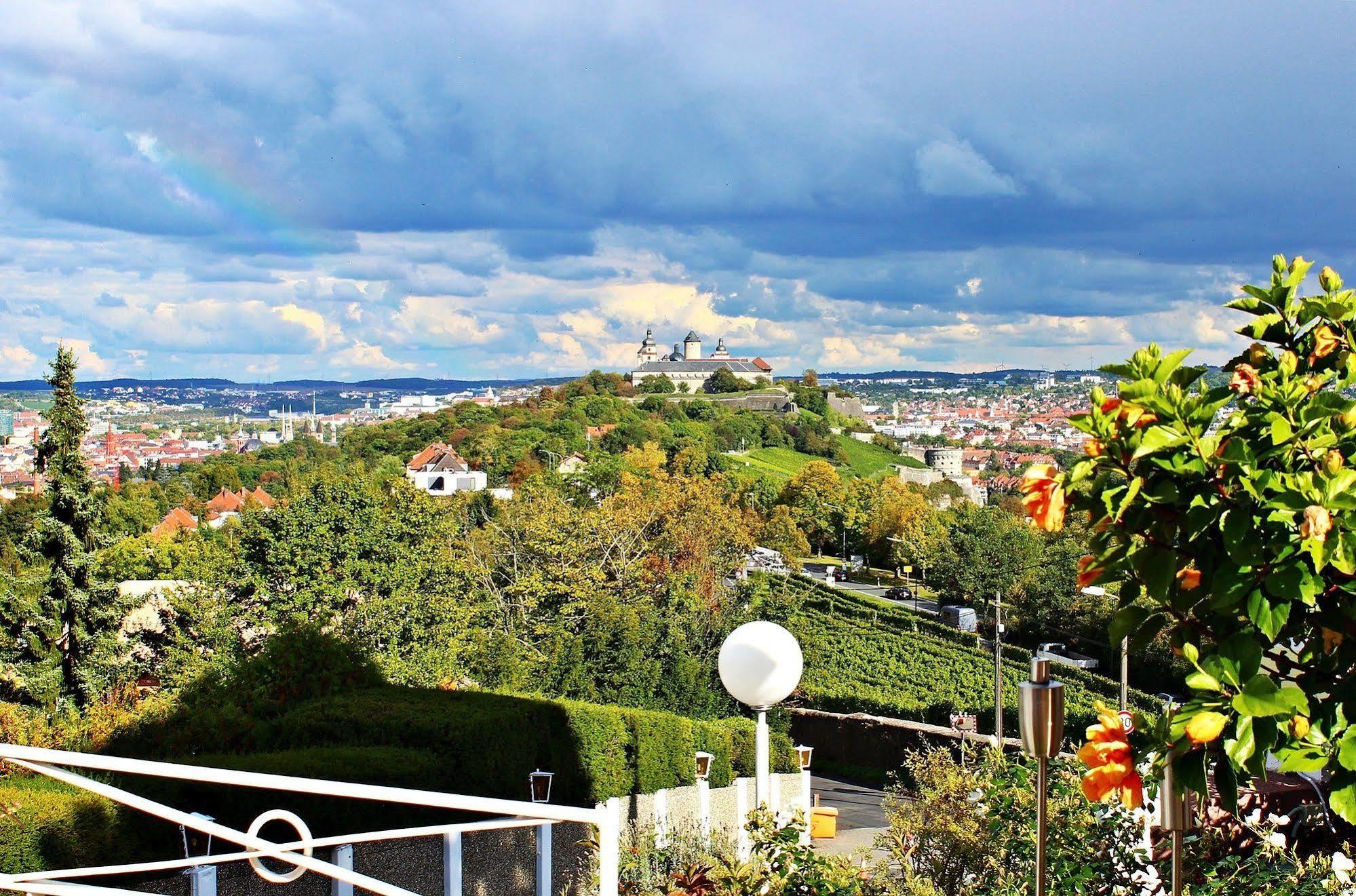 Wittelsbacher Hoeh 3* Wurzburg